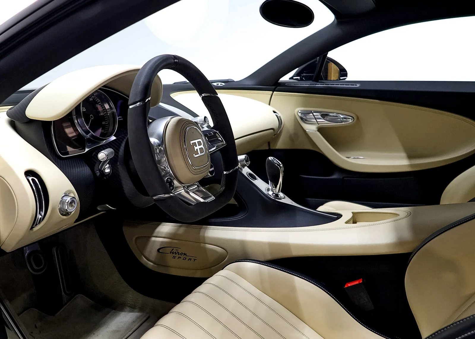 2018 Bugatti Chiron Sport, beige leather interior