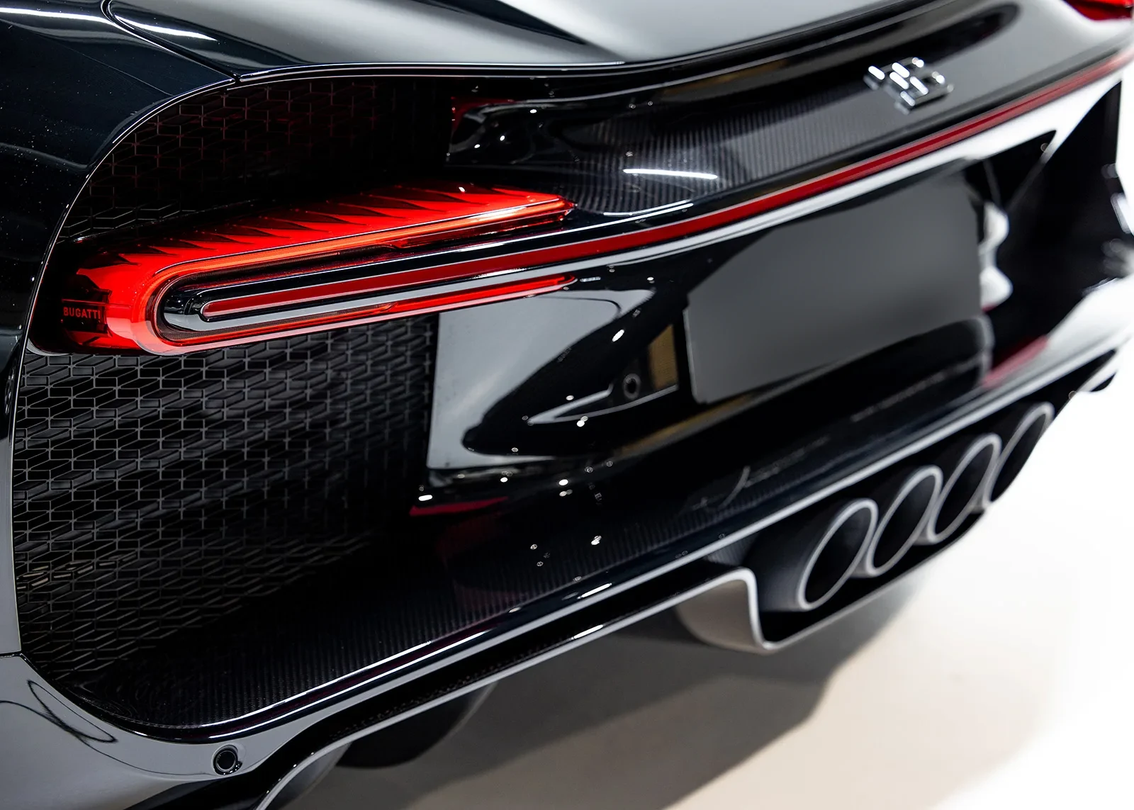 2018 Bugatti Chiron Sport, rear light and quad exhaust